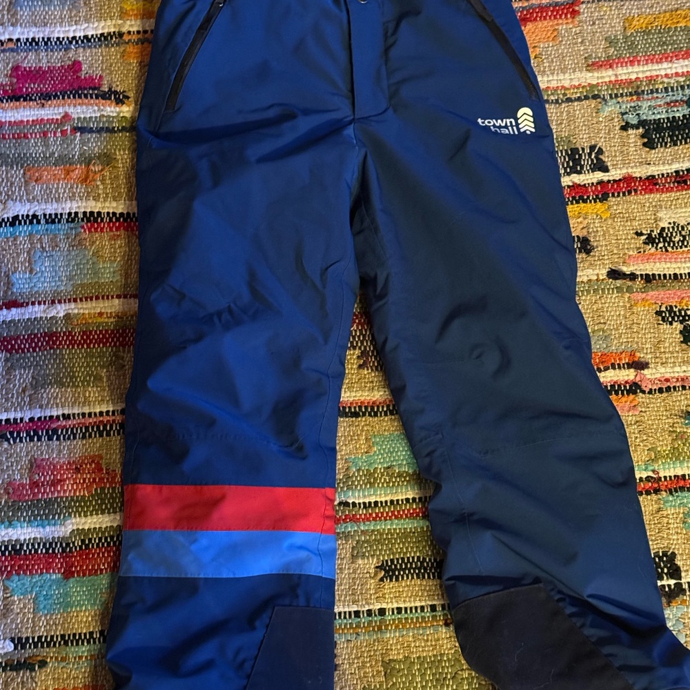 Kid's Town Hall winter/ski pants. Size 9/10